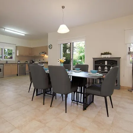 Cleopatra Villa
